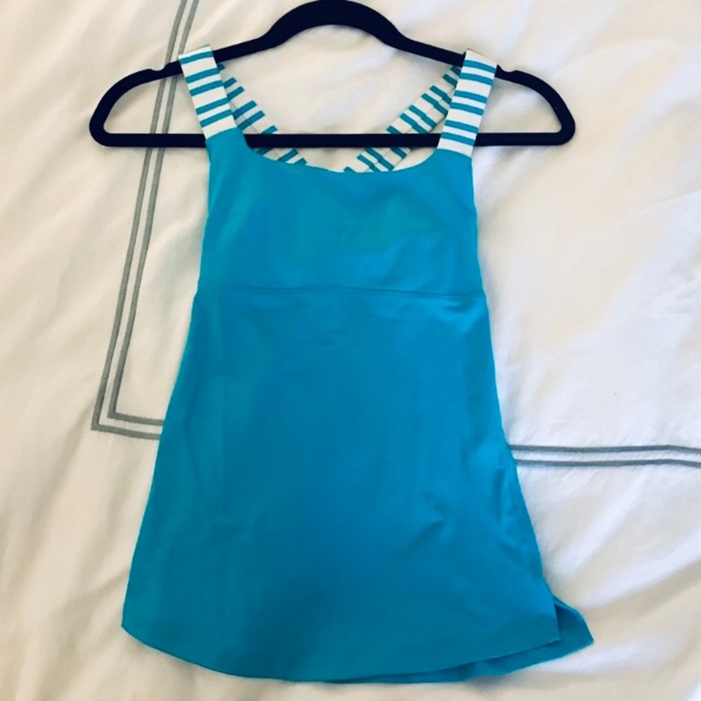 Lululemon top size 2 new without tags!